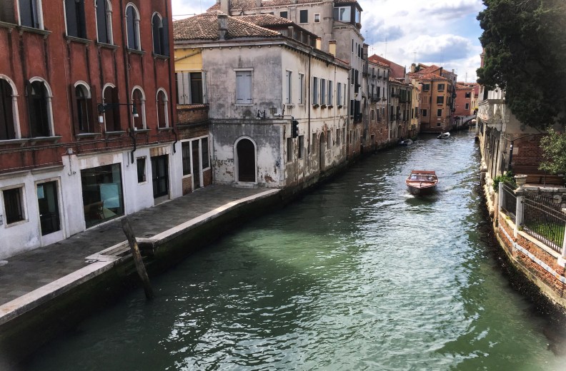 AAC044E7-50AF-4171-AA97-1AA636E59603